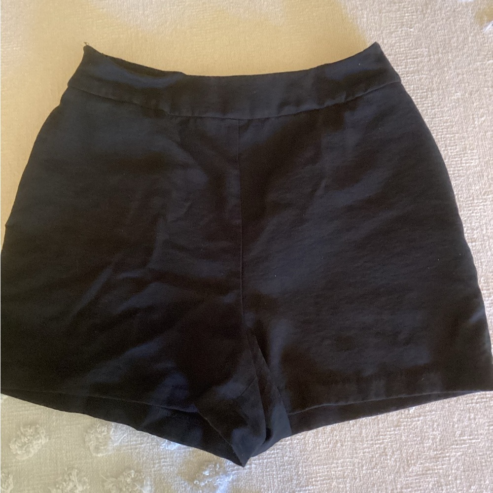 Leith Shorts Women’s Black Size Medium
B1